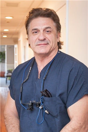 Dr. Peter Tsambazis